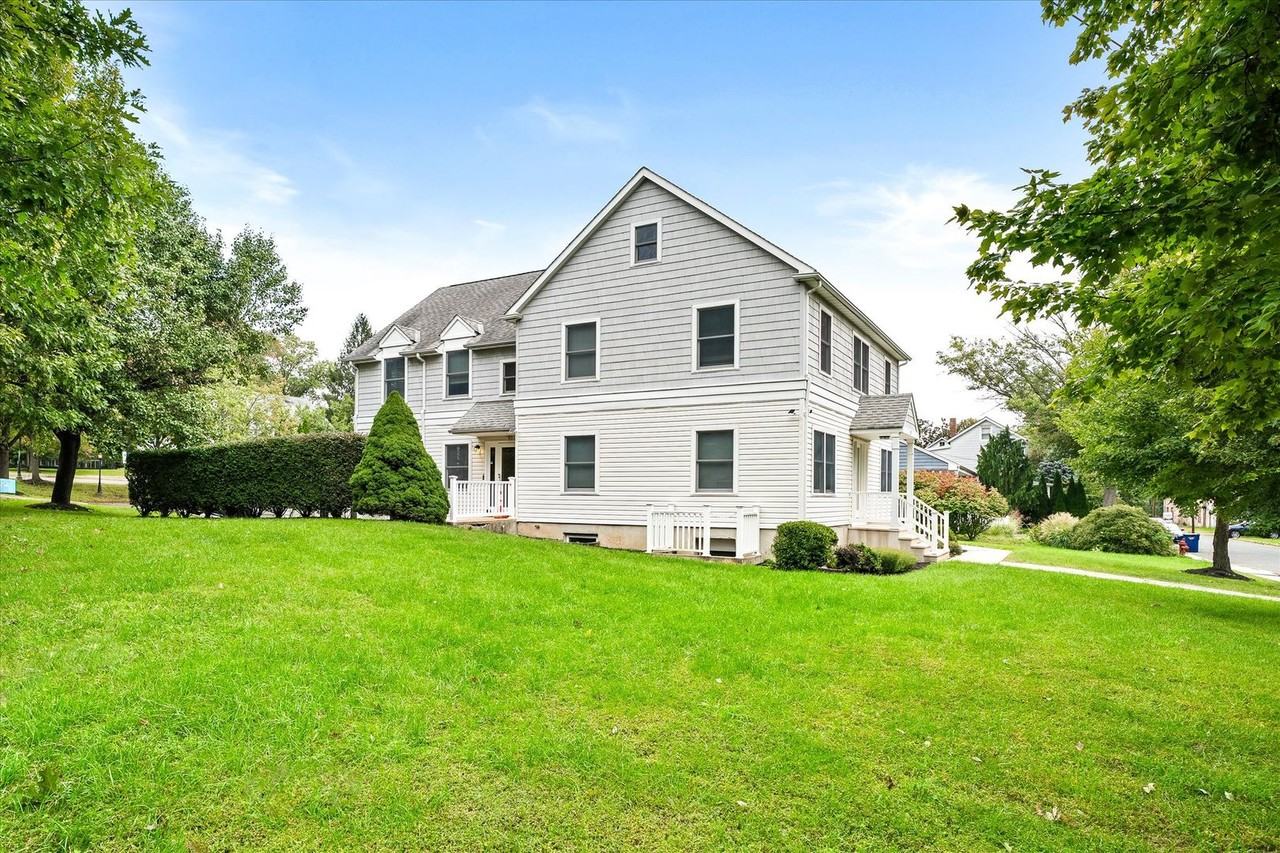 23 Brookside Ave - Photo 2 of 38