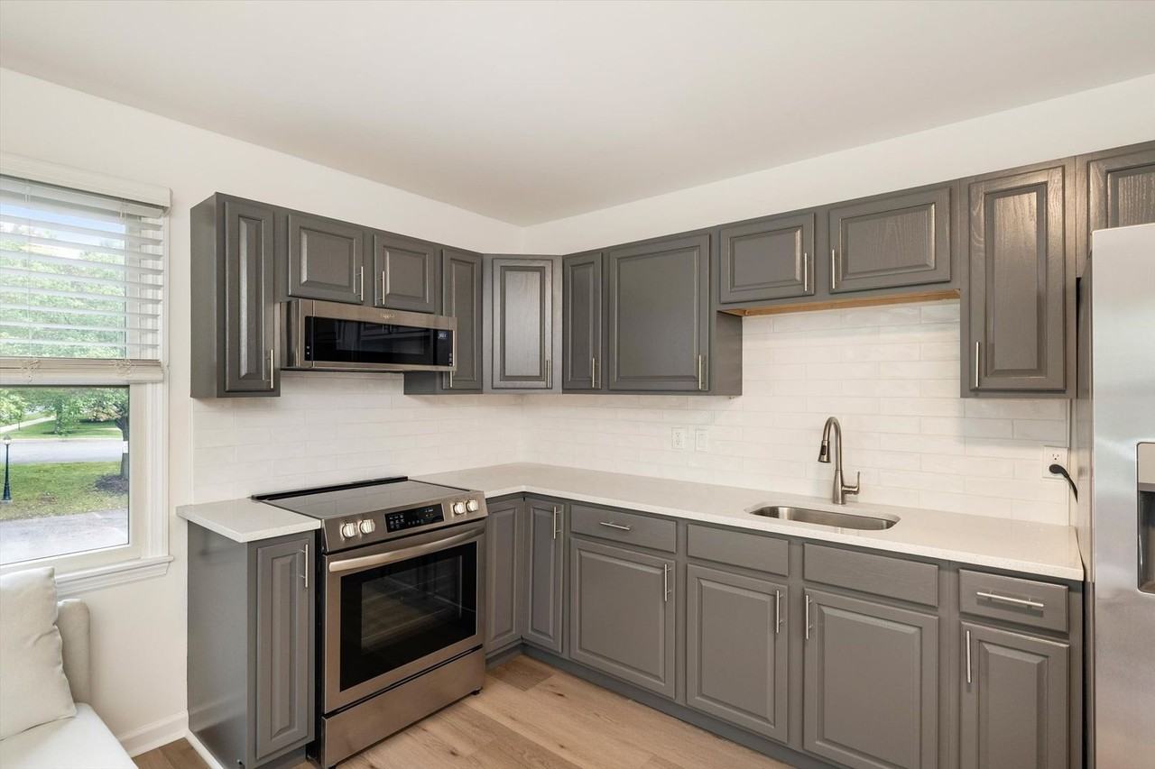 23 Brookside Ave - Photo 3 of 38