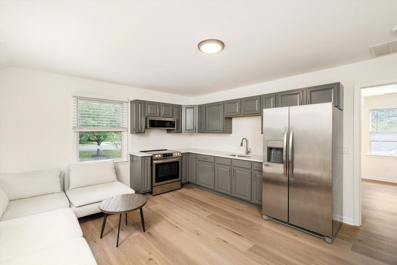 23 Brookside Ave - Photo 4 of 38
