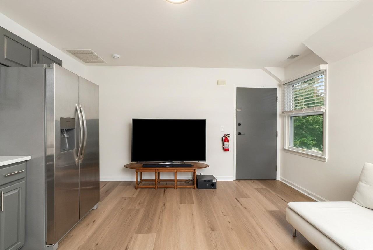 23 Brookside Ave - Photo 5 of 38