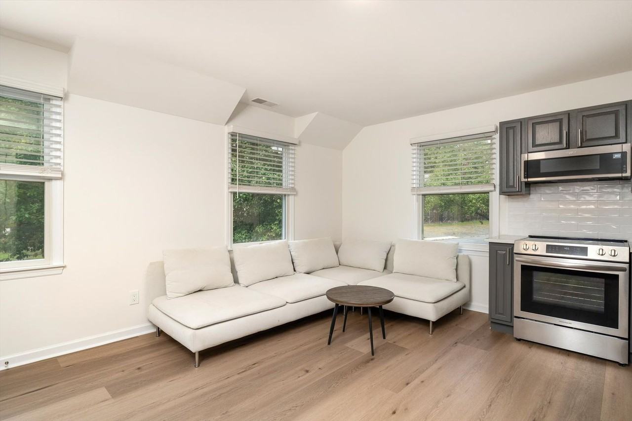 23 Brookside Ave - Photo 7 of 38