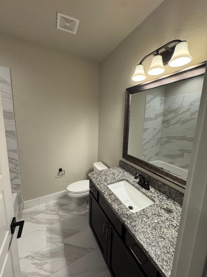 656 The Cottages Dr - Photo 7 of 11