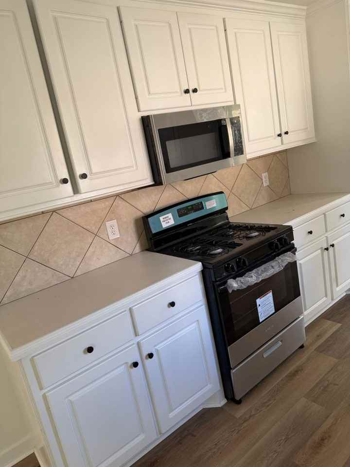 703 Lansdowne Ln - Photo 5 of 21