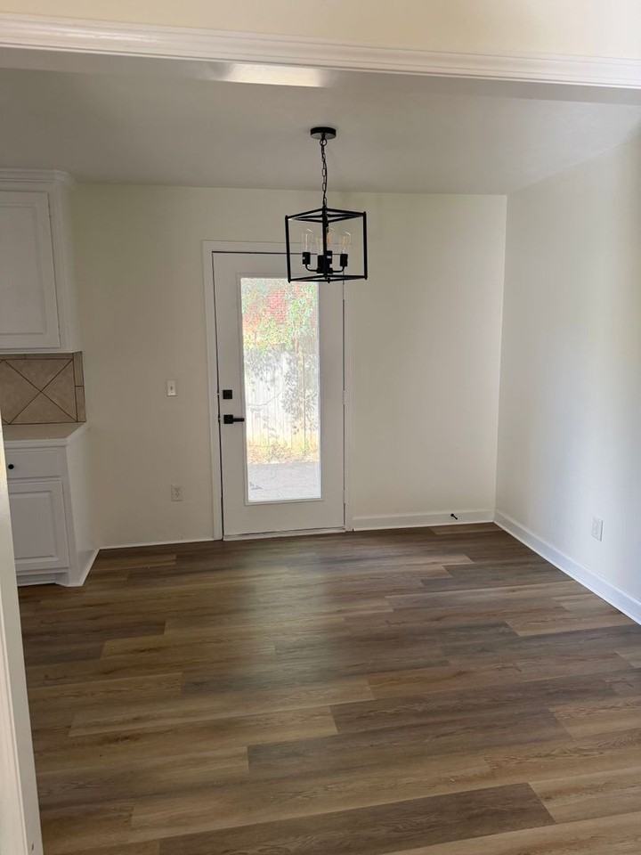 703 Lansdowne Ln - Photo 7 of 21