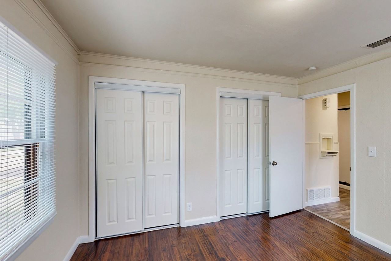 4413 Vermont Ave - Photo 3 of 50