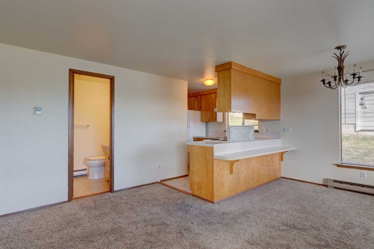 1721 Se 9th Ave #B - Photo 4 of 19