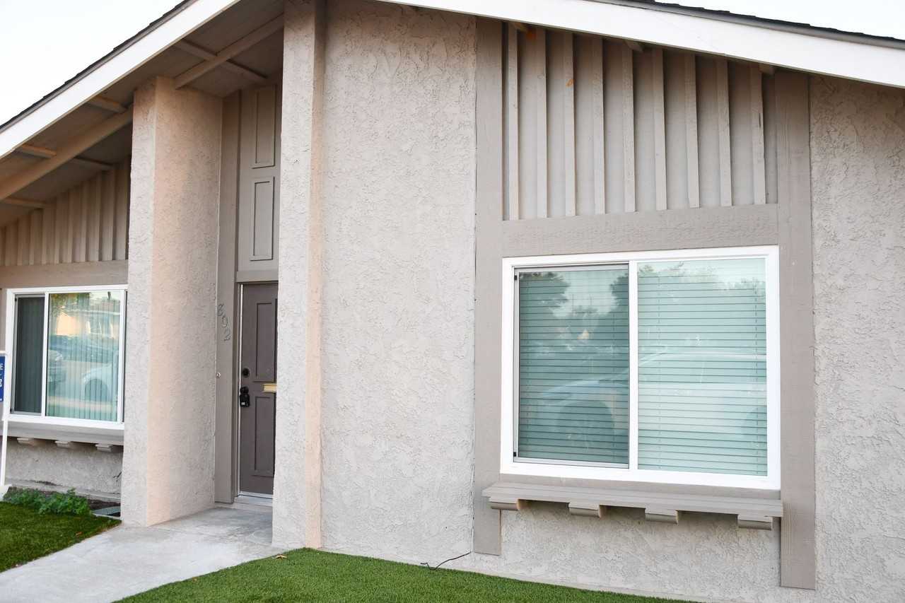 802 E La Veta Ave - Photo 2 of 36