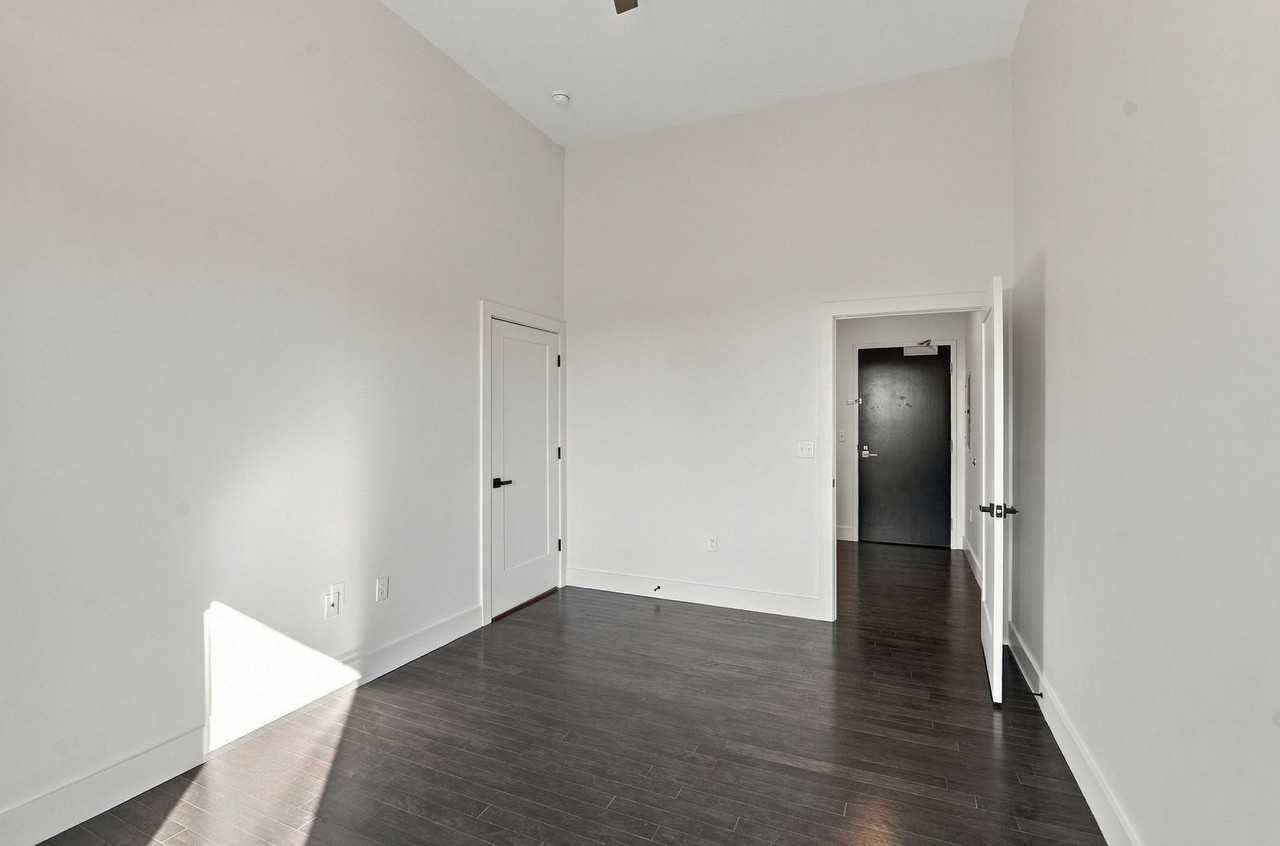 2407 8th Ave S - Photo 4 of 42