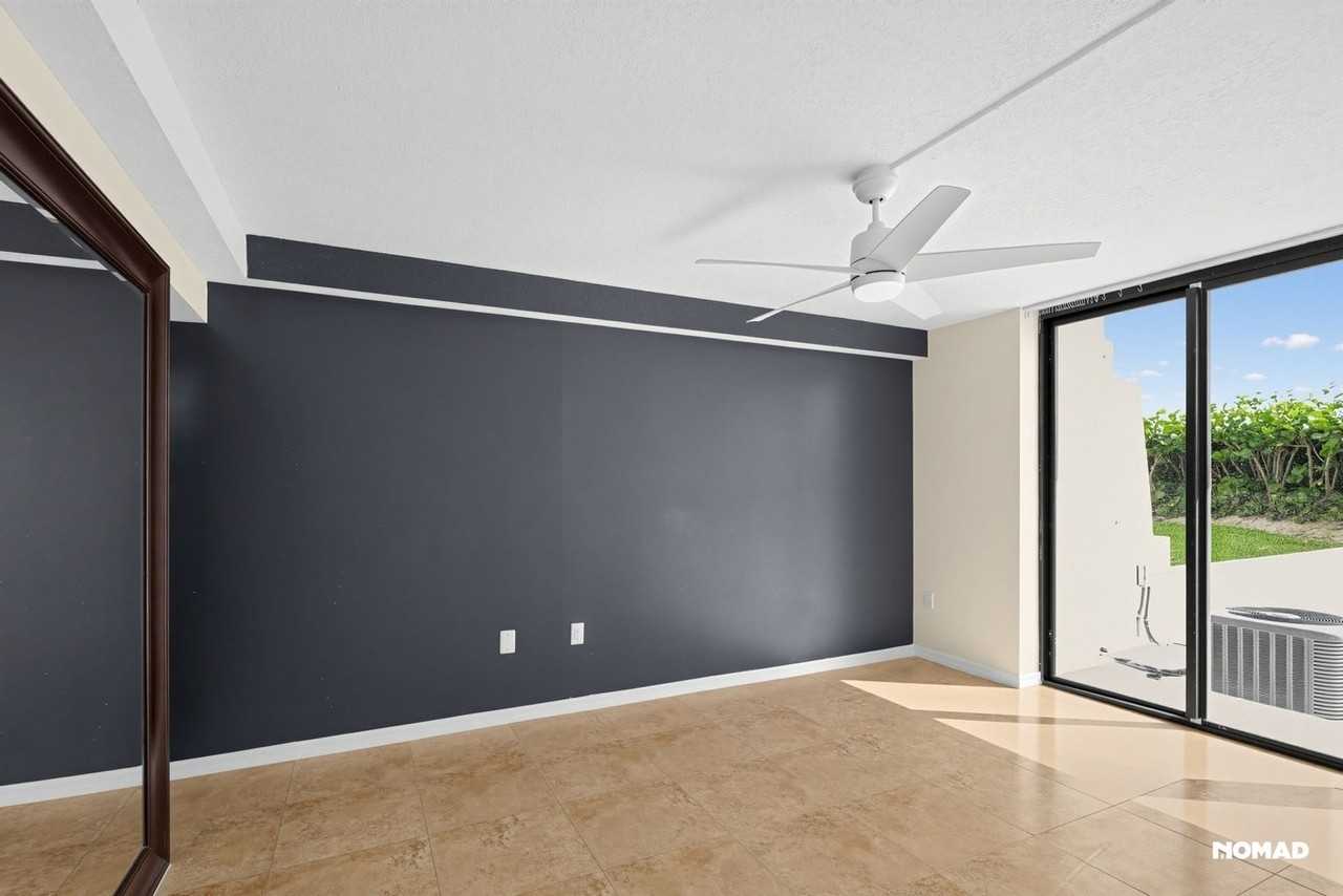 10600 S Ocean Dr - Photo 5 of 19