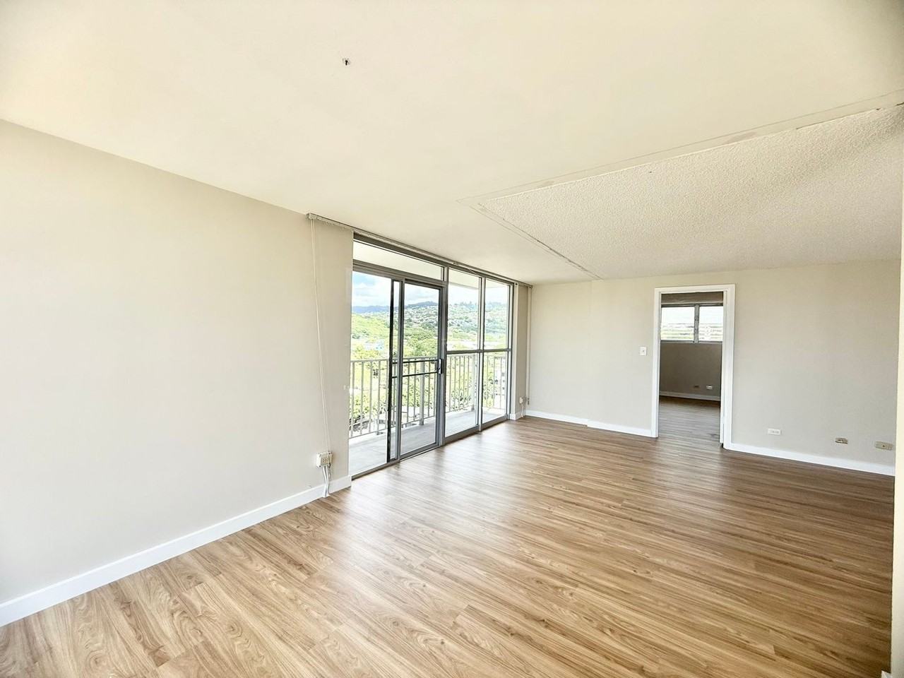 1121 Wilder Ave #1300B - Photo 3 of 24