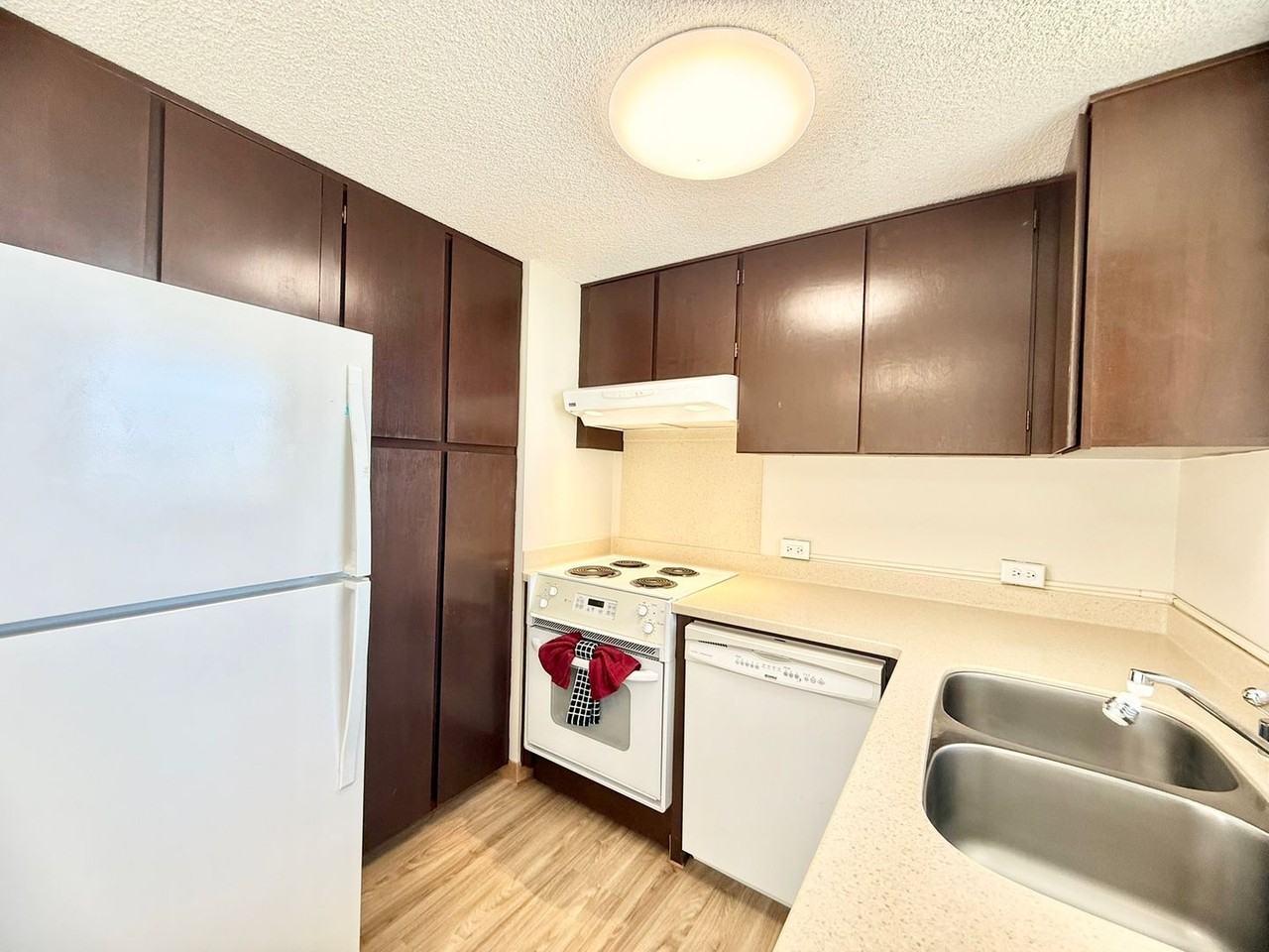 1121 Wilder Ave #1300B - Photo 5 of 24