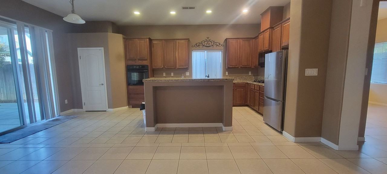10912 Cypress Falls Ave - Photo 5 of 11