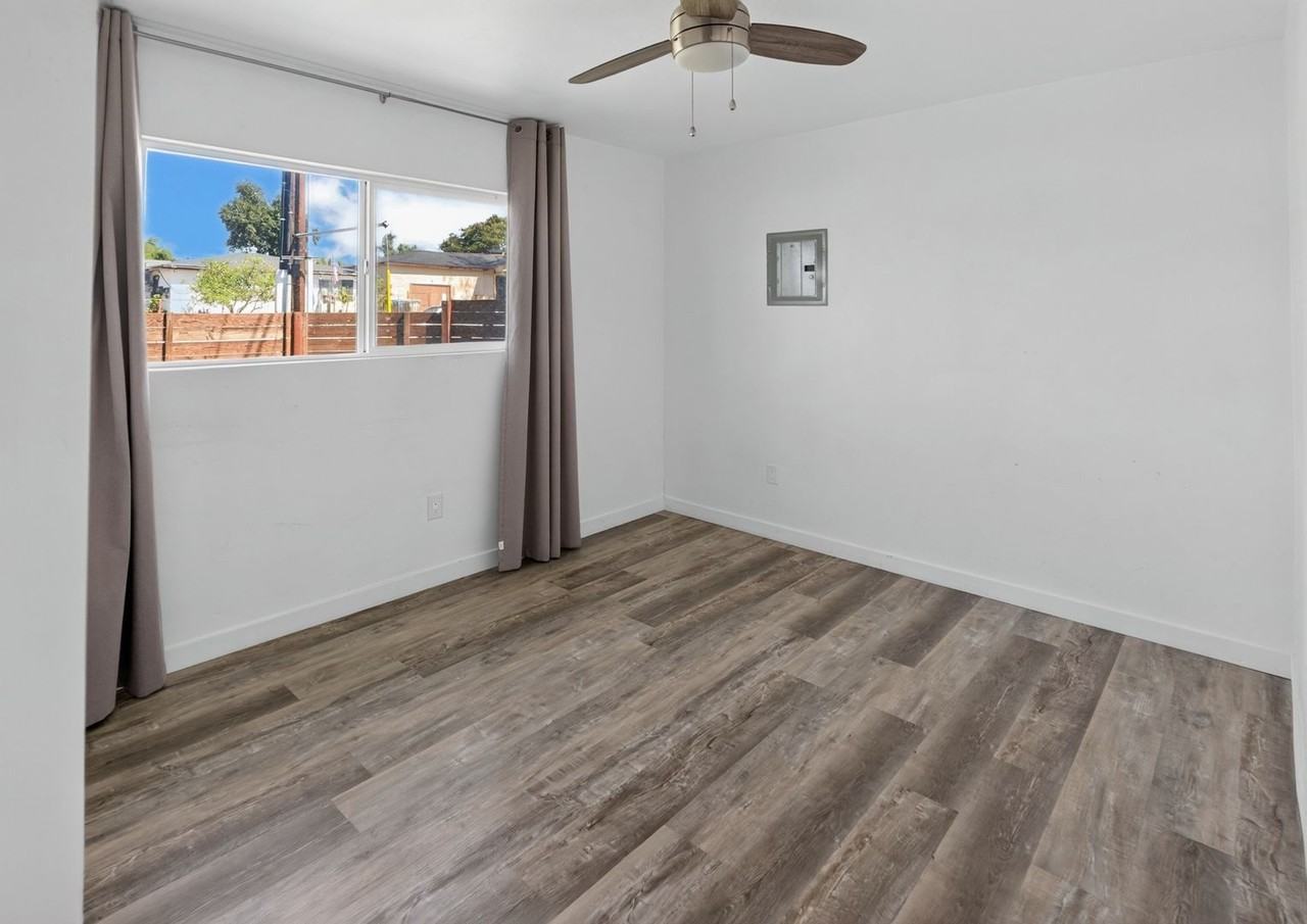 4525 Thorn St - Photo 6 of 18