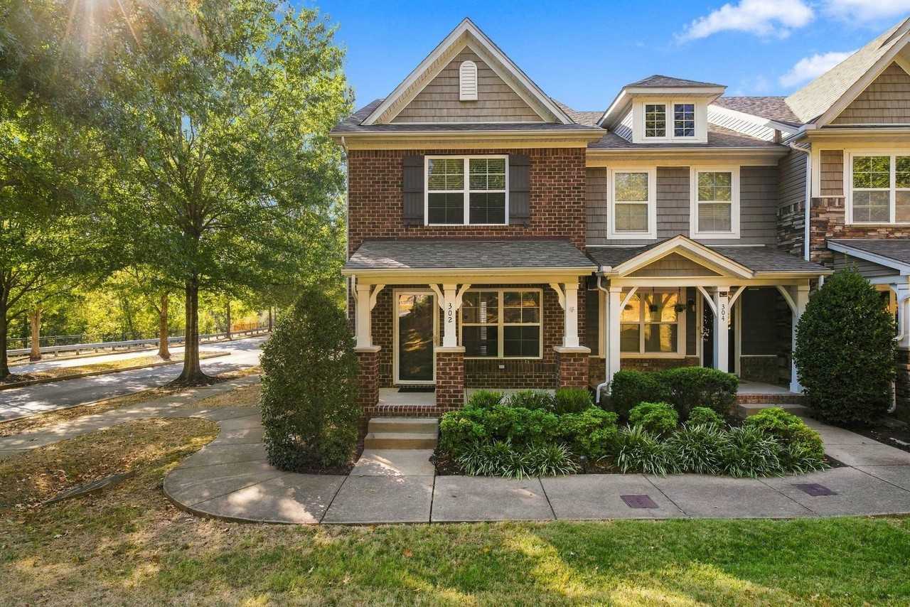 302 Mapleton Aly