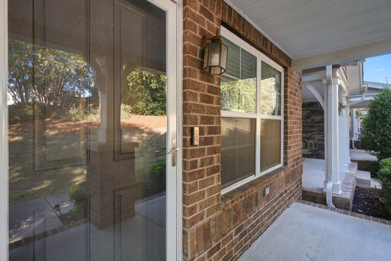 302 Mapleton Aly - Photo 4 of 32