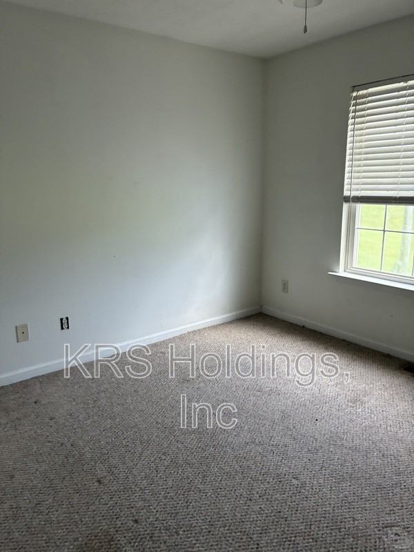 185 Alger Ln - Photo 7 of 13