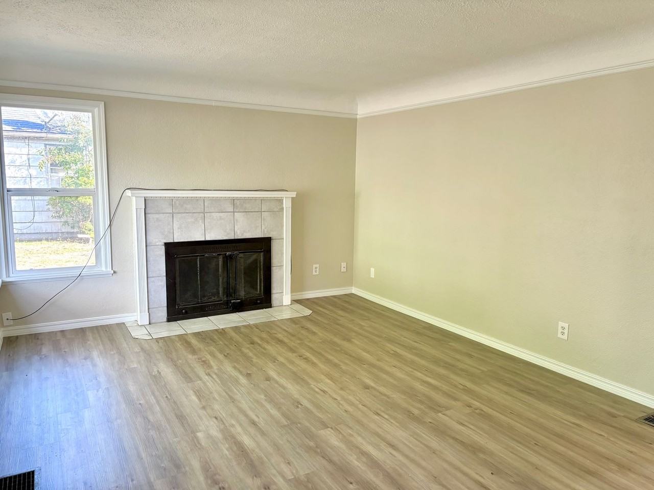 254 Ne 103rd Ave - Photo 4 of 24