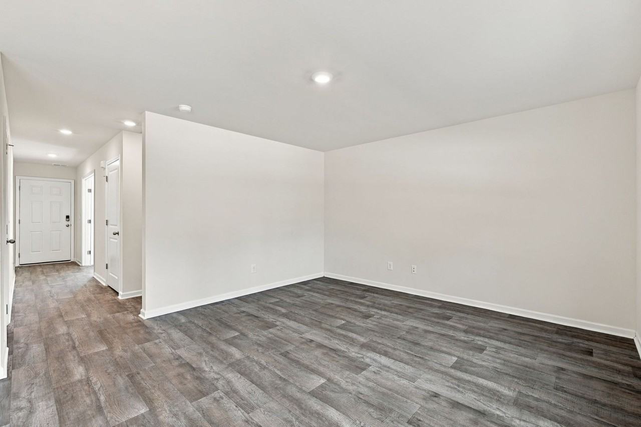 4025 Topsail Trl - Photo 7 of 30