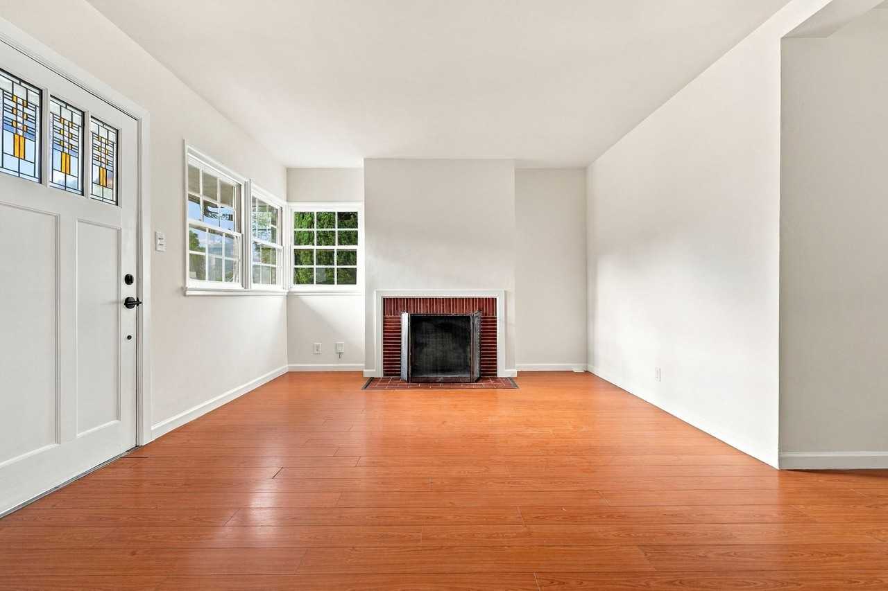 2801 N Lincoln St - Photo 6 of 31