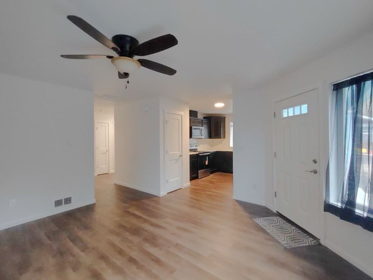 215 Werner Ct Se - Photo 3 of 18