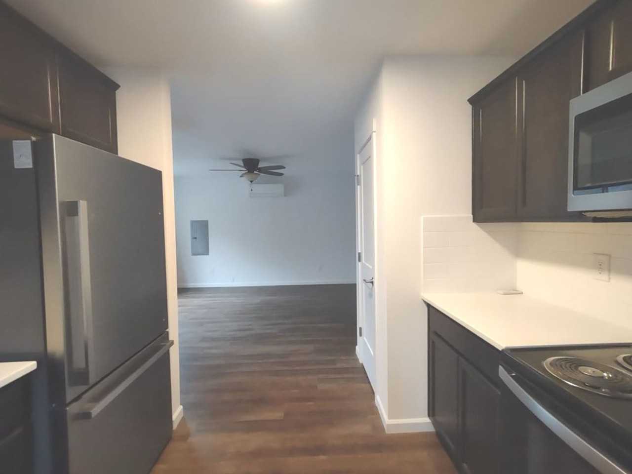 215 Werner Ct Se - Photo 6 of 18