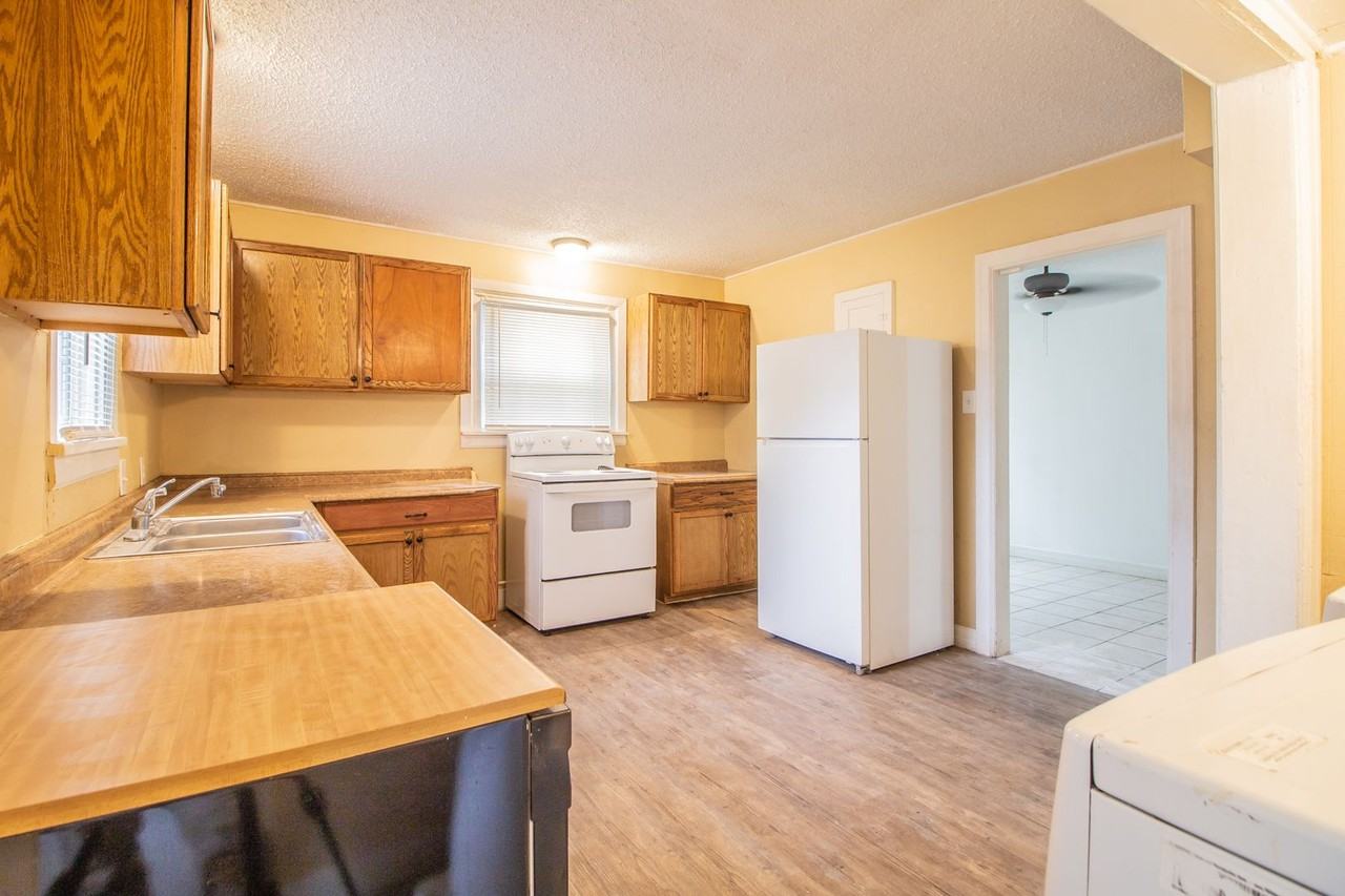 2203 20th St - Photo 5 of 18