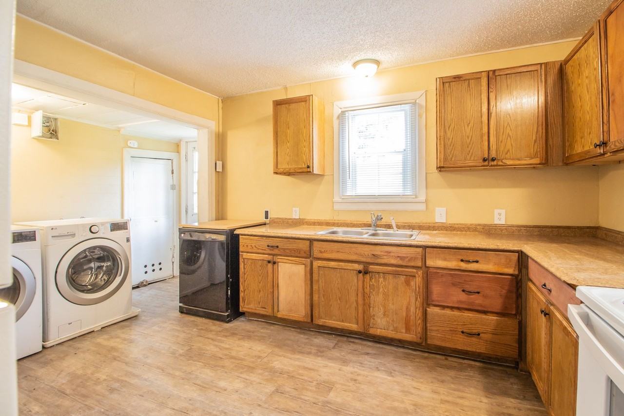 2203 20th St - Photo 6 of 18