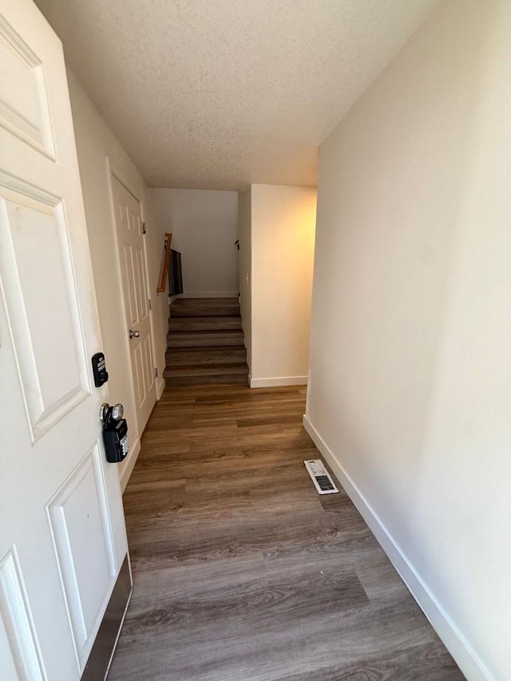 10205 Ne 58th St - Photo 5 of 25