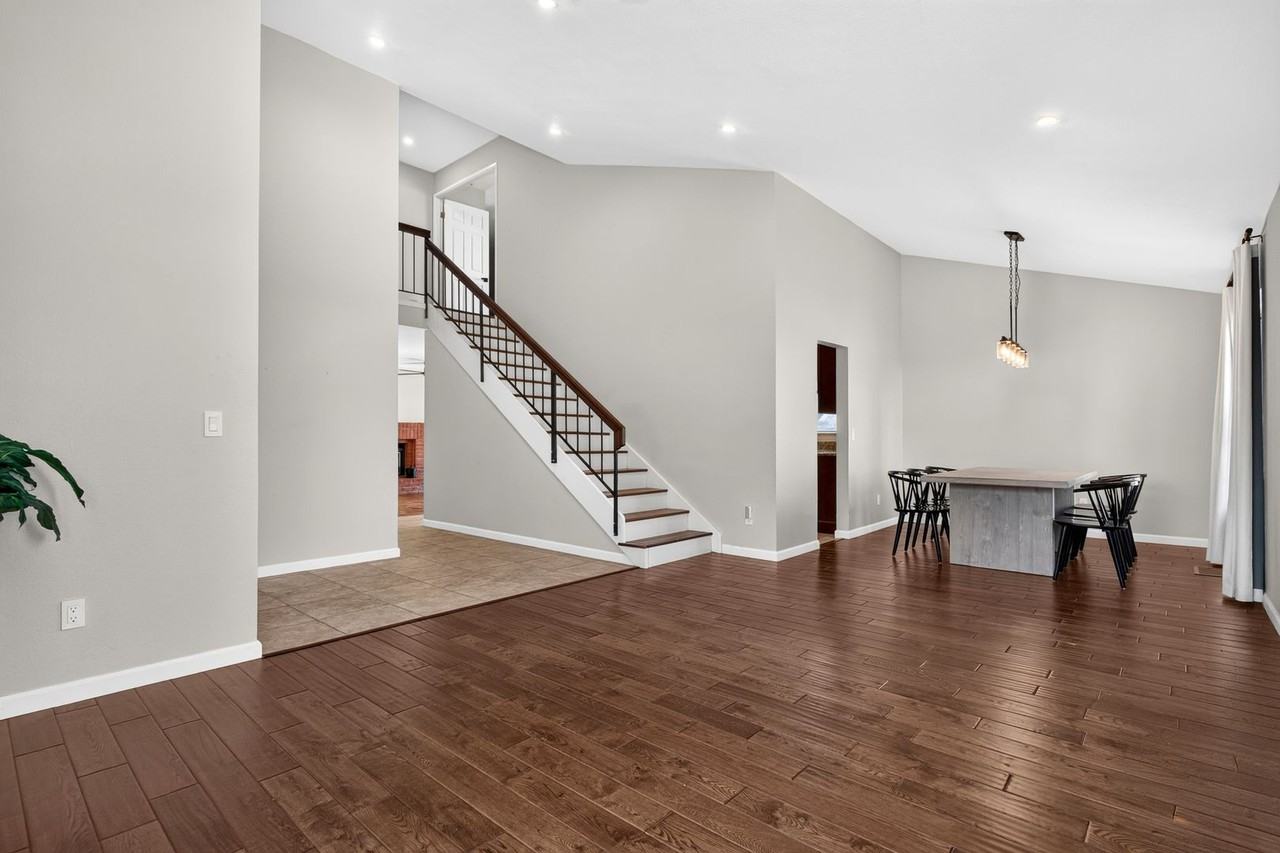 138 Eagle Ct - Photo 4 of 43