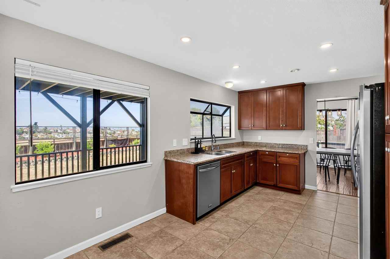 138 Eagle Ct - Photo 7 of 43