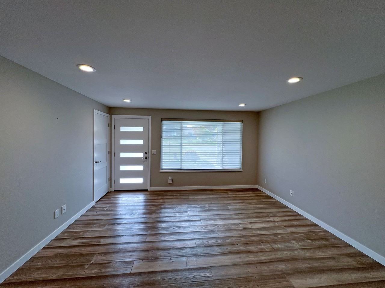 917 E Guiberson St - Photo 3 of 50