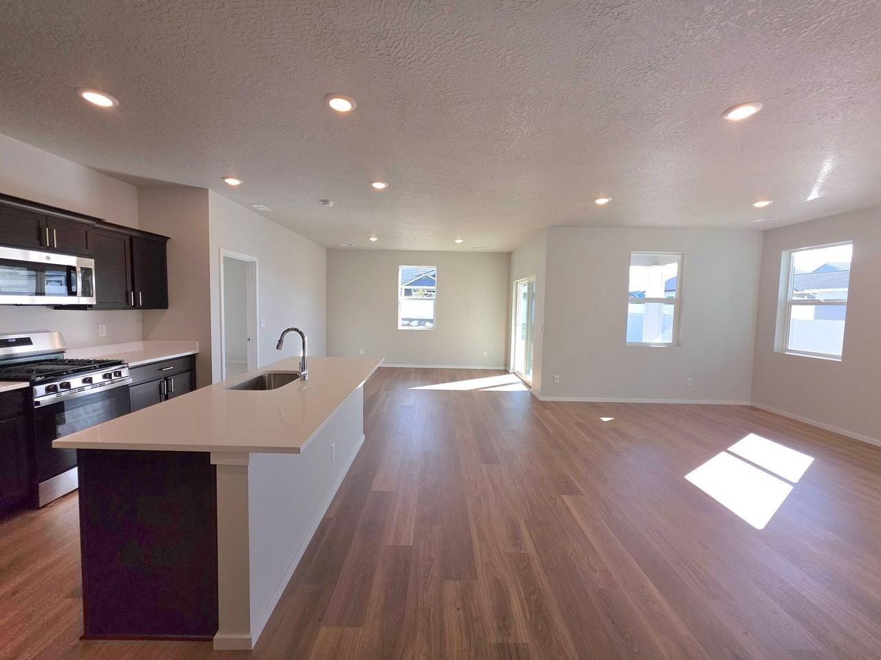 3472 N Columba St - Photo 7 of 40