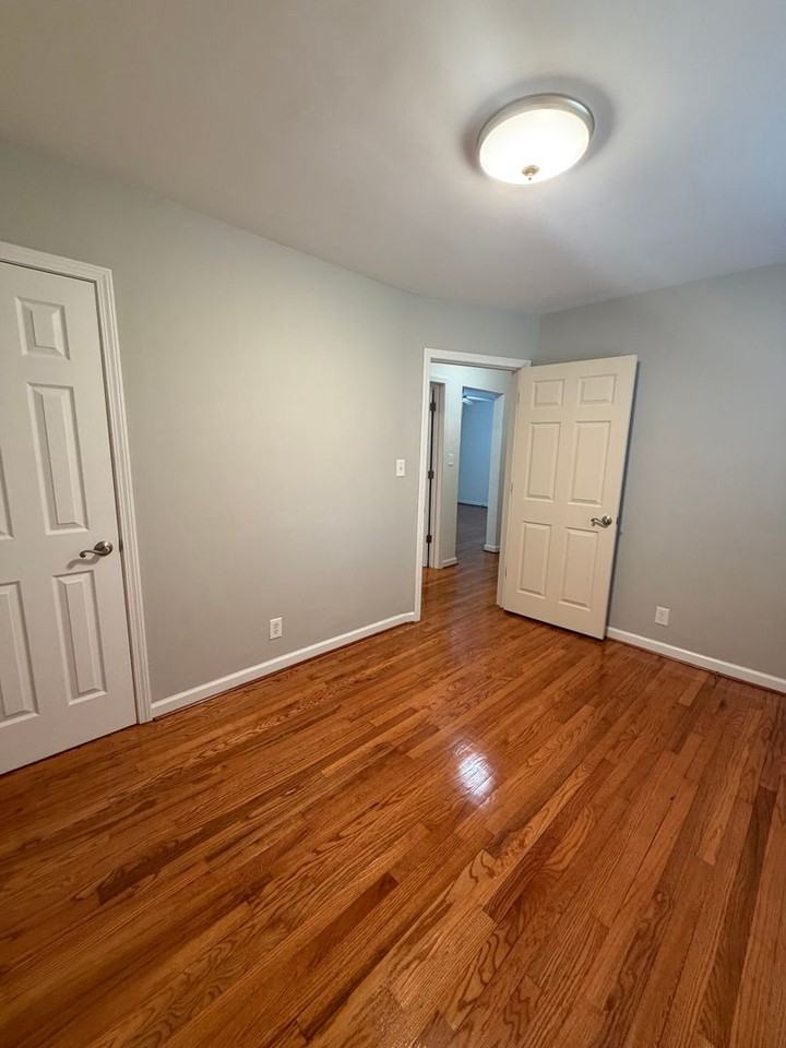 1300 Warwick Dr #2C - Photo 6 of 11
