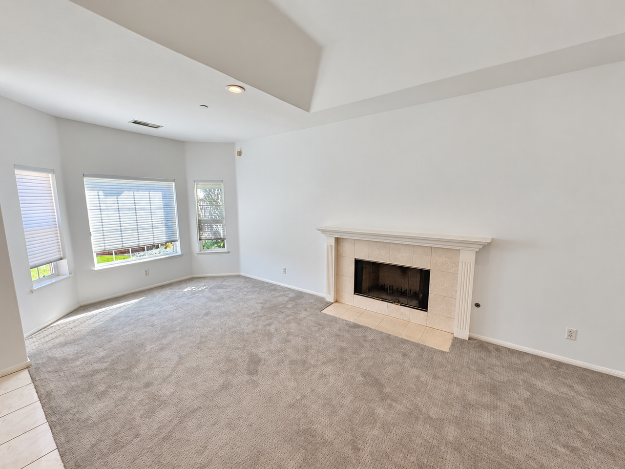 301 Roosevelt Ave - Photo 6 of 41