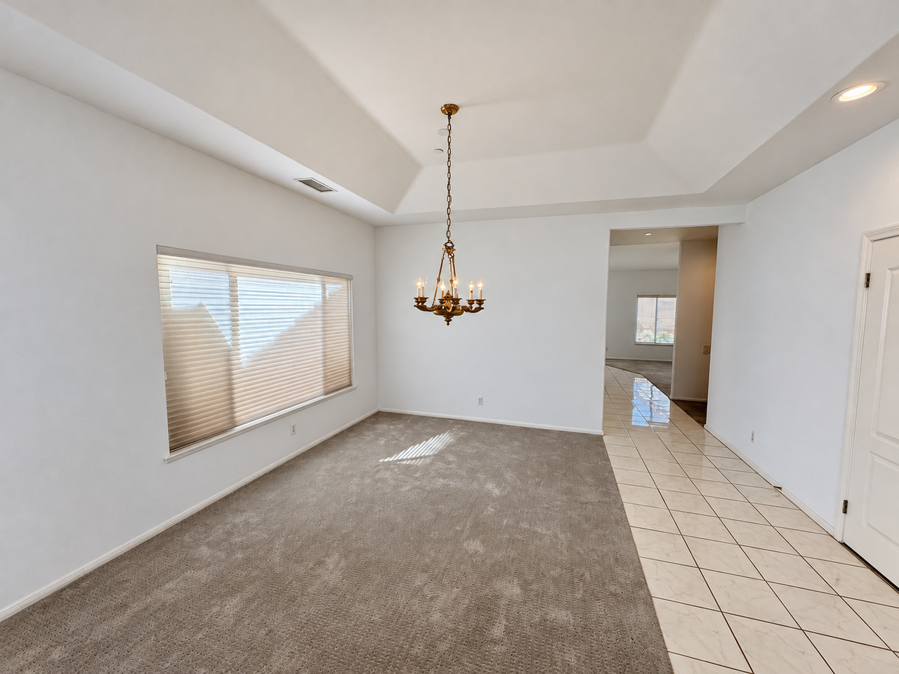 301 Roosevelt Ave - Photo 7 of 41