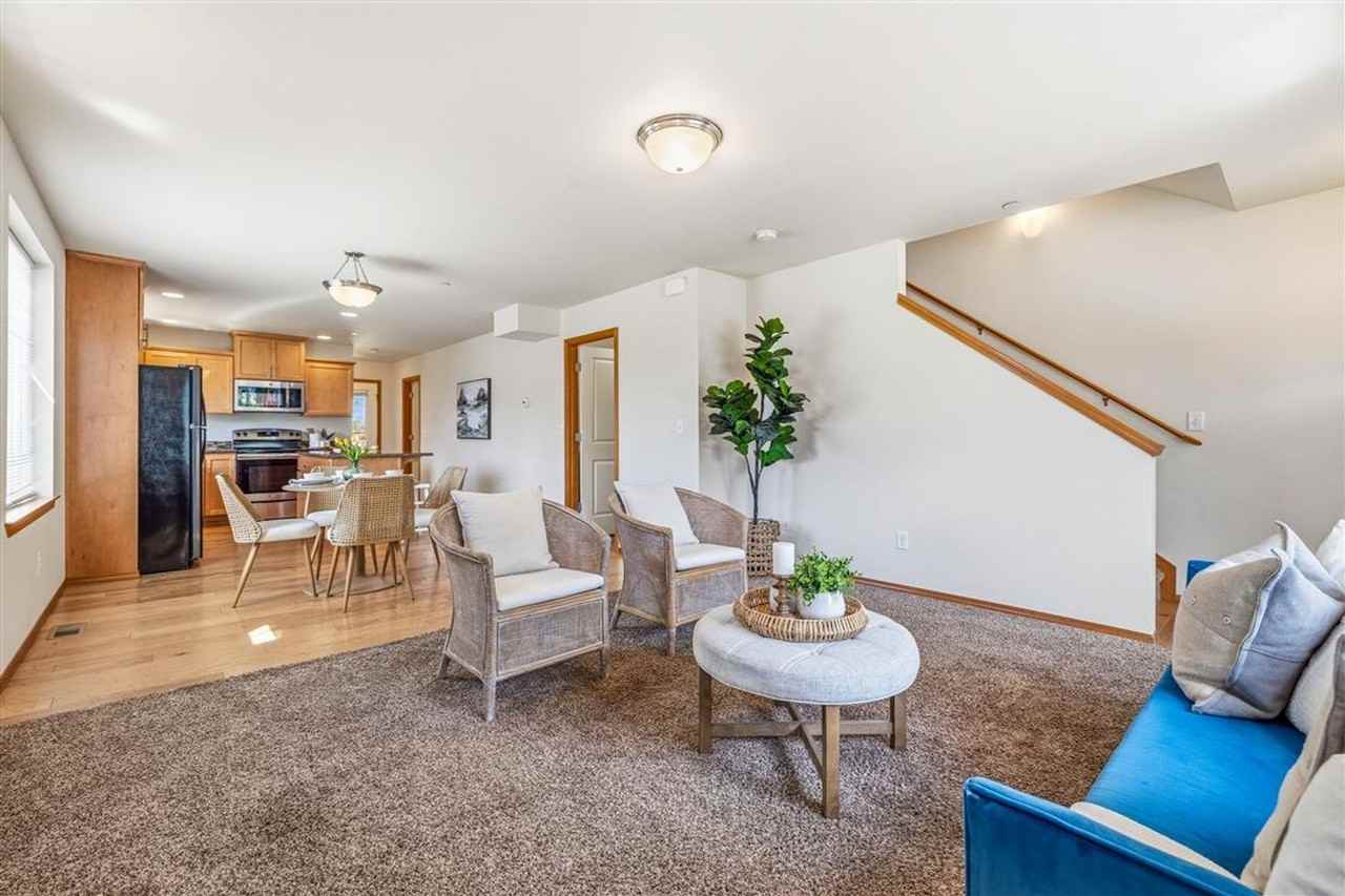 4325 Larch Ln - Photo 5 of 27