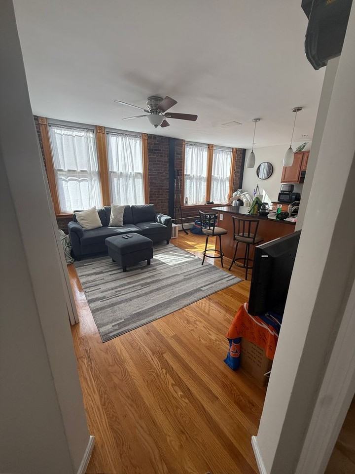 48 Fleet St - Photo 2 of 8