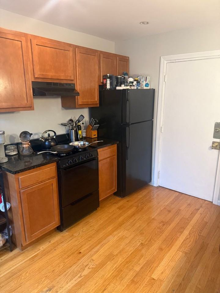 48 Fleet St - Photo 4 of 8