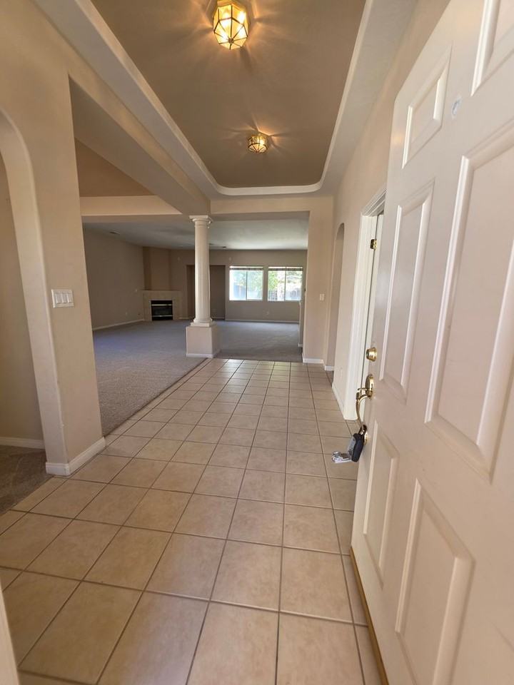 6610 Alderbrook Ln - Photo 4 of 50