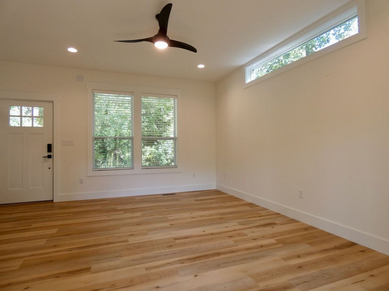12 Lakeside Dr - Photo 4 of 30