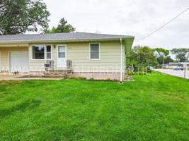 featured image of 2412 Evelyn St