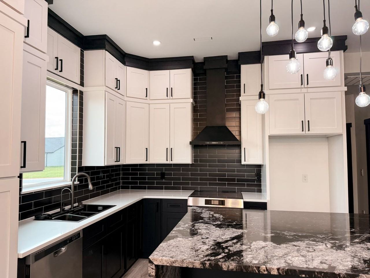 7026 Backwater Trl - Photo 3 of 38