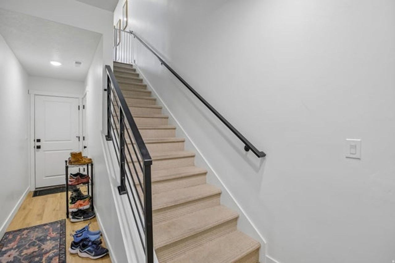 7077 W Owens View Way - Photo 5 of 31
