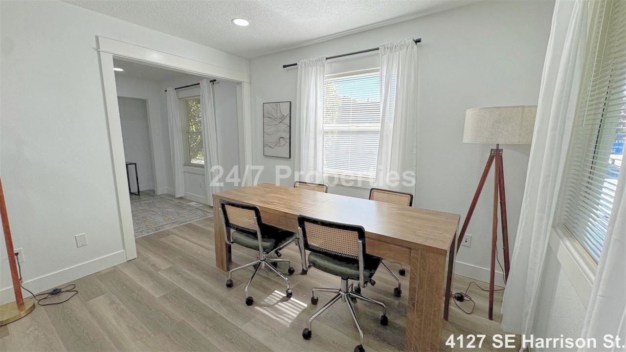 4127 Se Harrison St - Photo 2 of 20