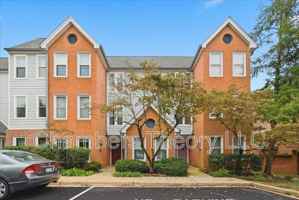 featured image of 2101 N Rolfe St #D