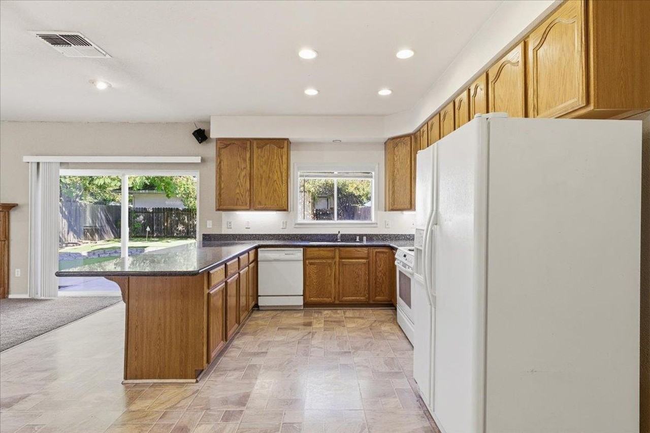 5622 Celine Dr - Photo 6 of 26