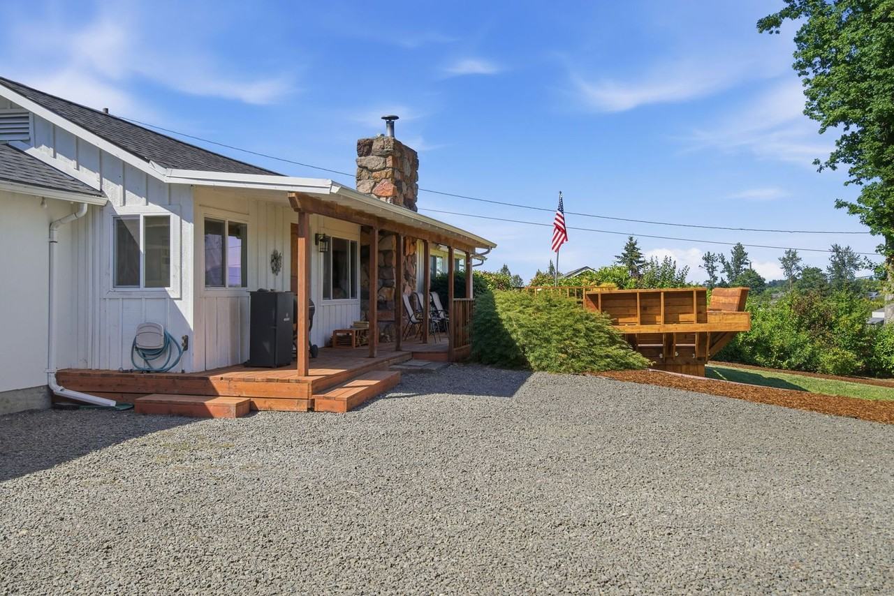 28884 Hillaire St - Photo 3 of 49