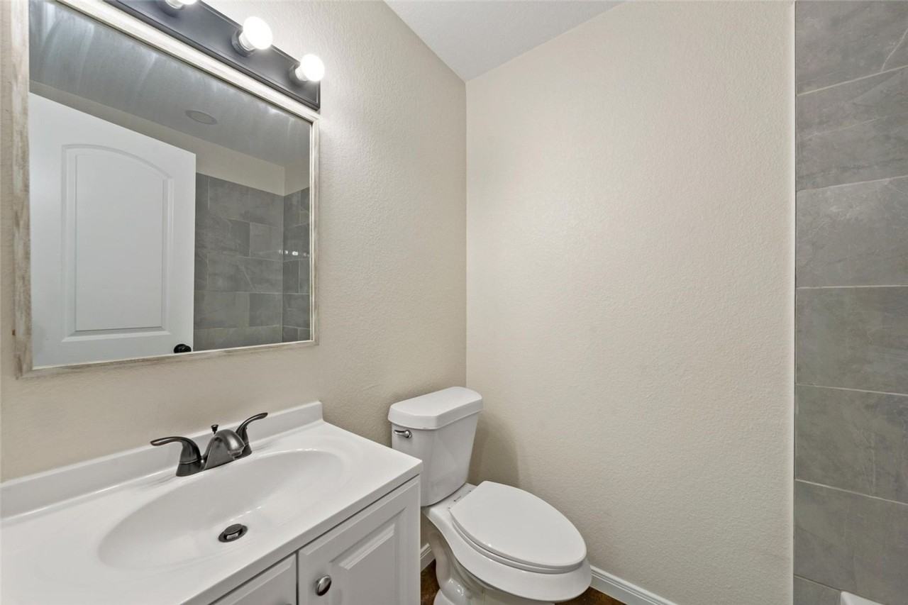 1716 N 12th St - Photo 5 of 18