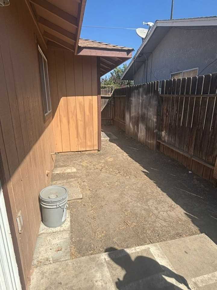 2217 Marguerite St - Photo 3 of 18