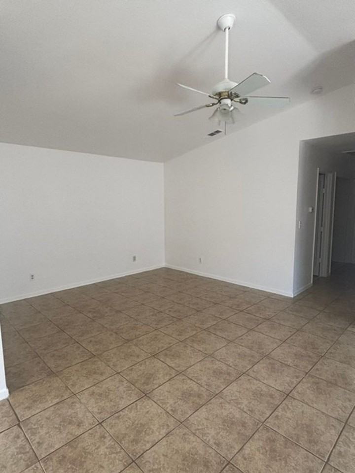 2217 Marguerite St - Photo 5 of 18